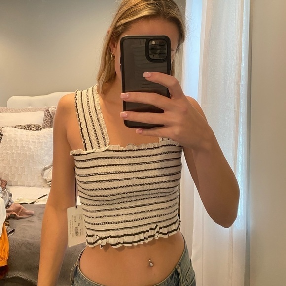 Crop top - Picture 2 of 3